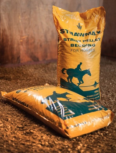 Strawmax Pellet Bedding 15kg Birchalls The Riding Shop