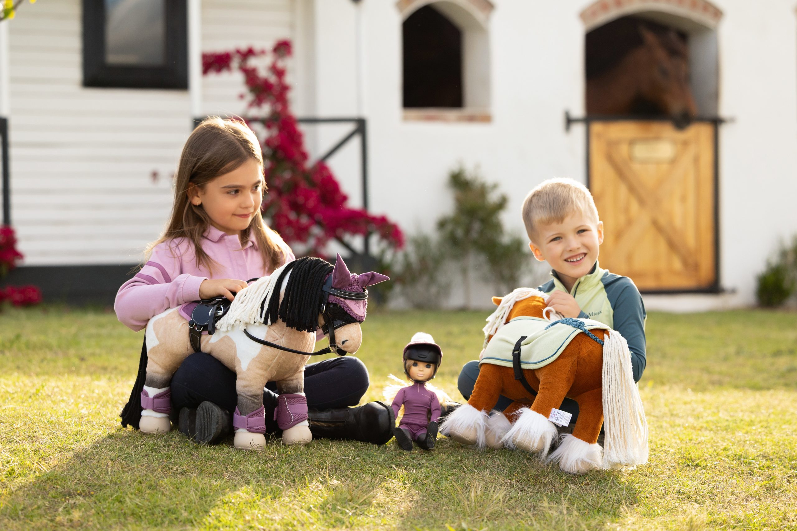 GROUP_lifestyle_toypony_toby_sundance_3